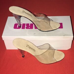 DEZARIO SAPHIRE CAMEL CLEAR VINYL 👌 SHOES SIZE 7.